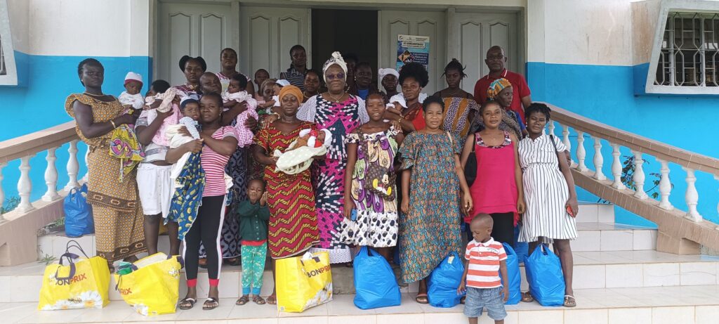 REMISE DE KITS ALIMENTAIRES ET HYGIENIQUES AUX FEMMES ENCEINTES​